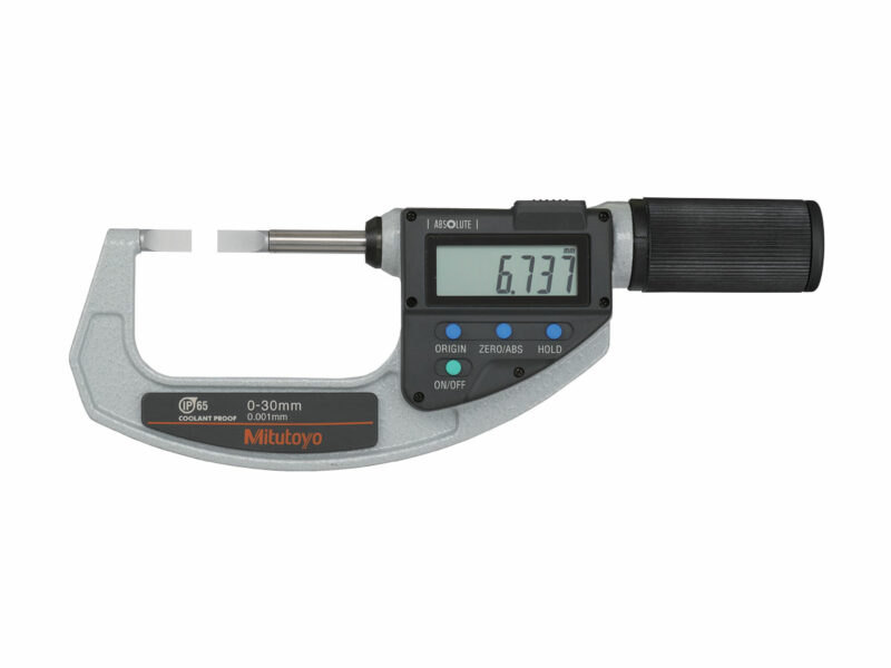The Mitutoyo digital blade micrometer utilizes a blade anvil and spindle for measuring difficult pieces such as groove diameters of shafts and keyways.